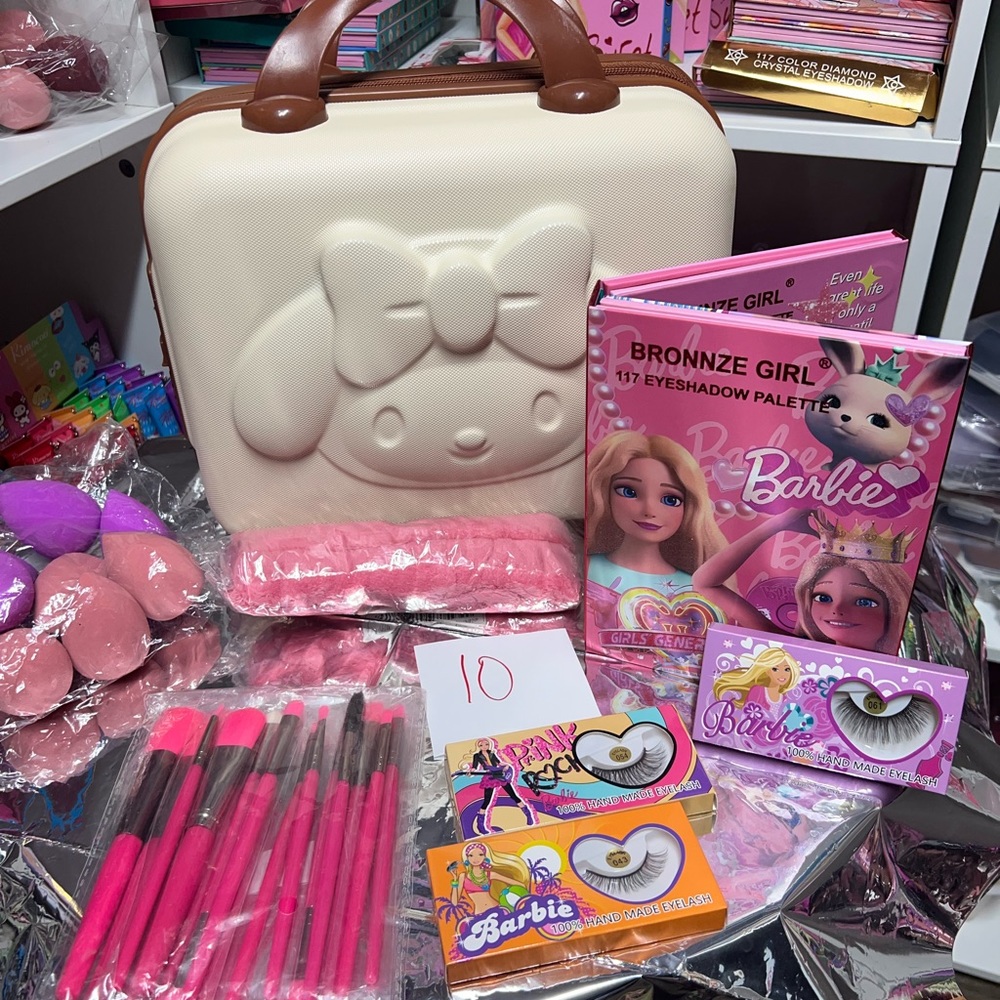 Makeup bundle - Picture 1 of 3